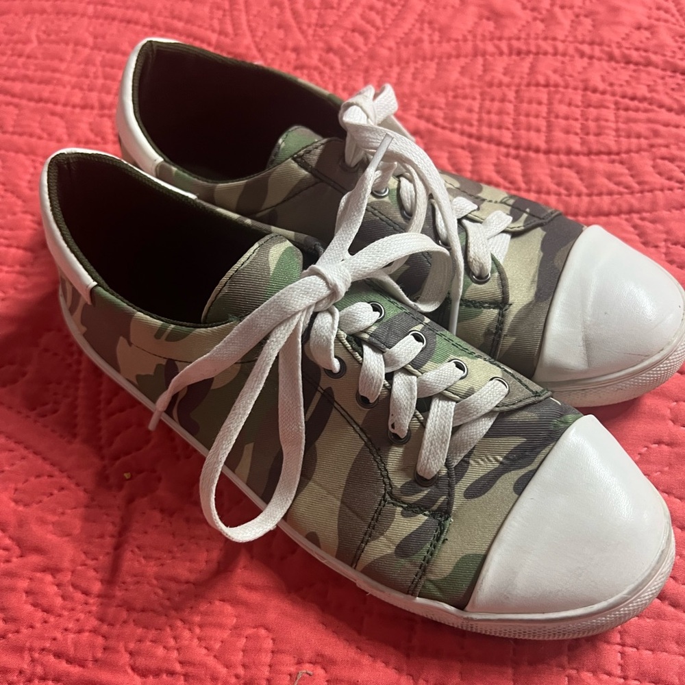 Camo Shoes size 9